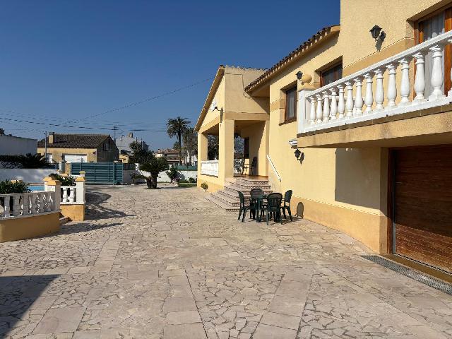 Imagen 1 Inmueble 301793 - Casa Aislada en venta en Deltebre / Chalet individual en Deltebre.