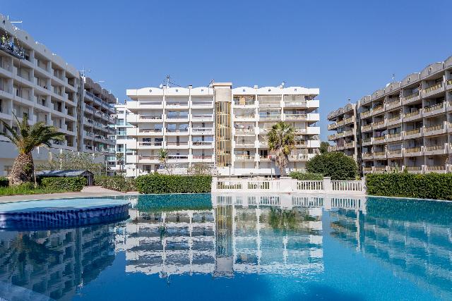 Imagen 1 Inmueble 301835 - Apto. Playa en venta en Salou / Ubicado en la zona Eixample de Salou a 500m de la playa