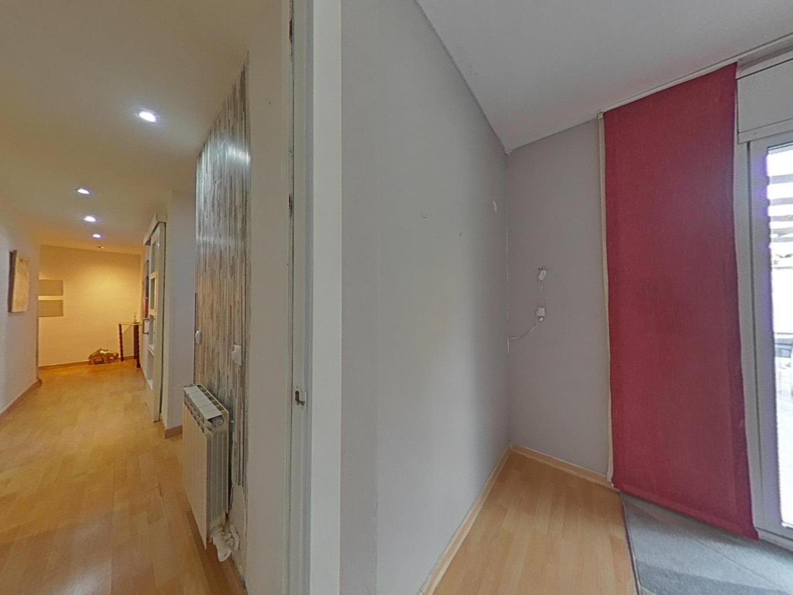 Imagen 10 Piso en venta en Salou / Planta baja ubicada en pleno centro de Salou.