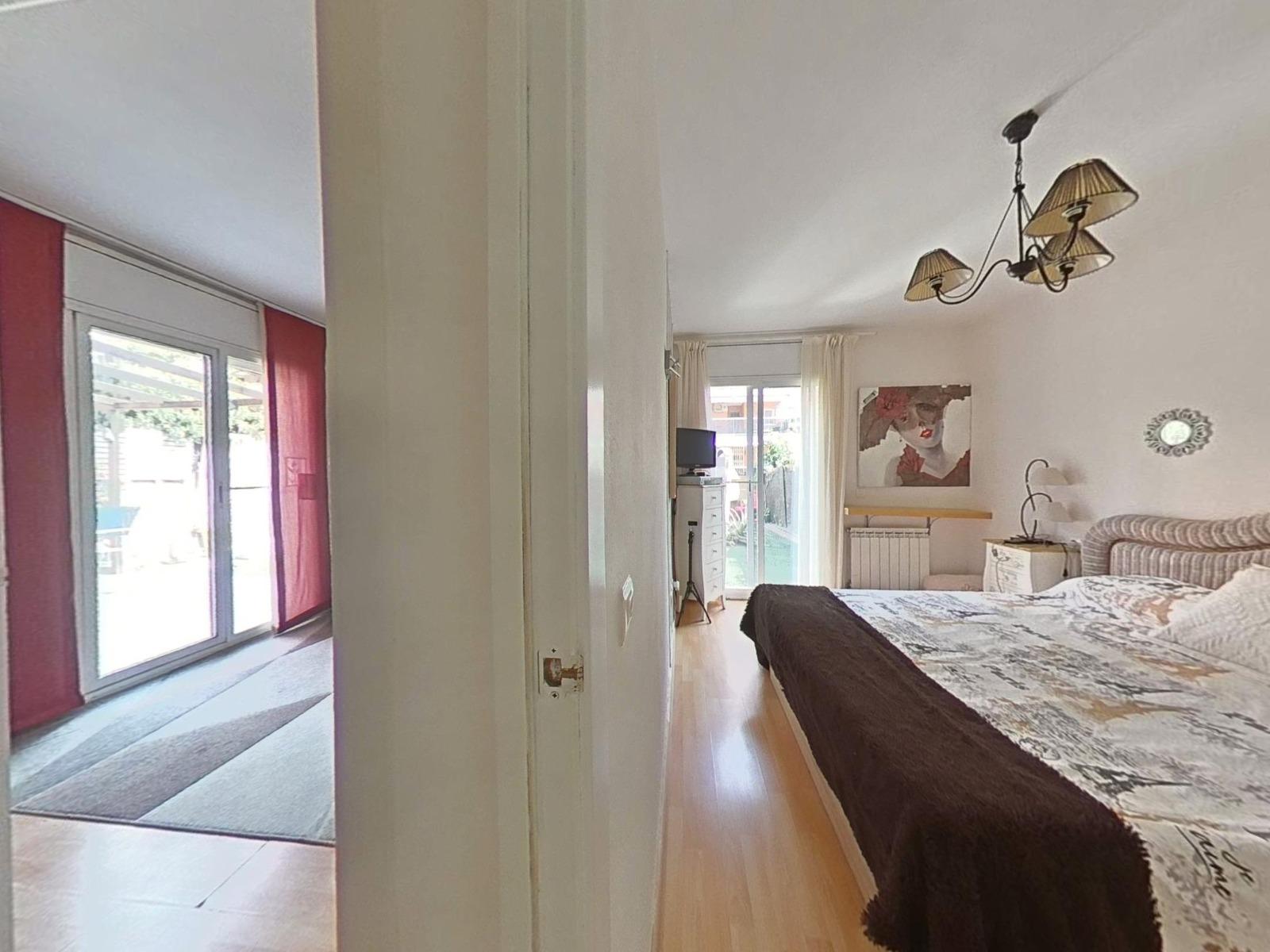 Imagen 24 Piso en venta en Salou / Planta baja ubicada en pleno centro de Salou.