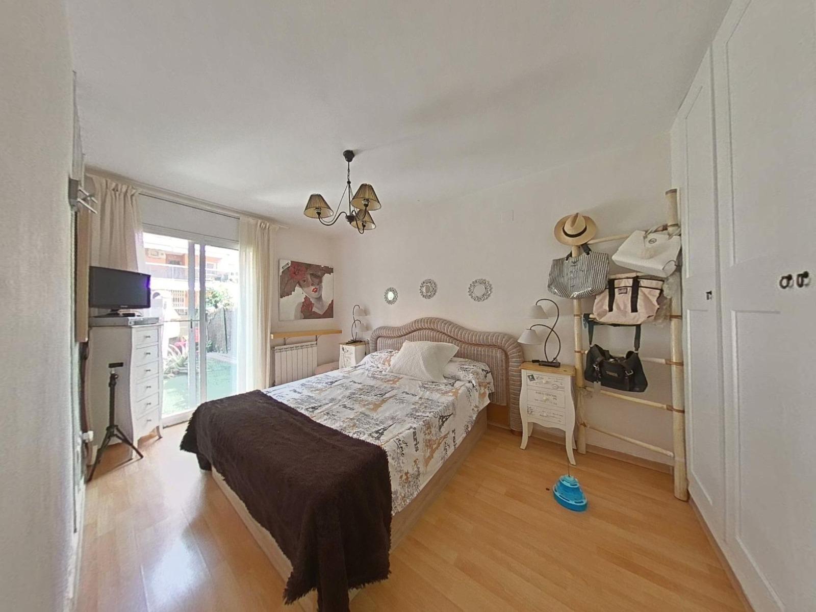 Imagen 23 Piso en venta en Salou / Planta baja ubicada en pleno centro de Salou.