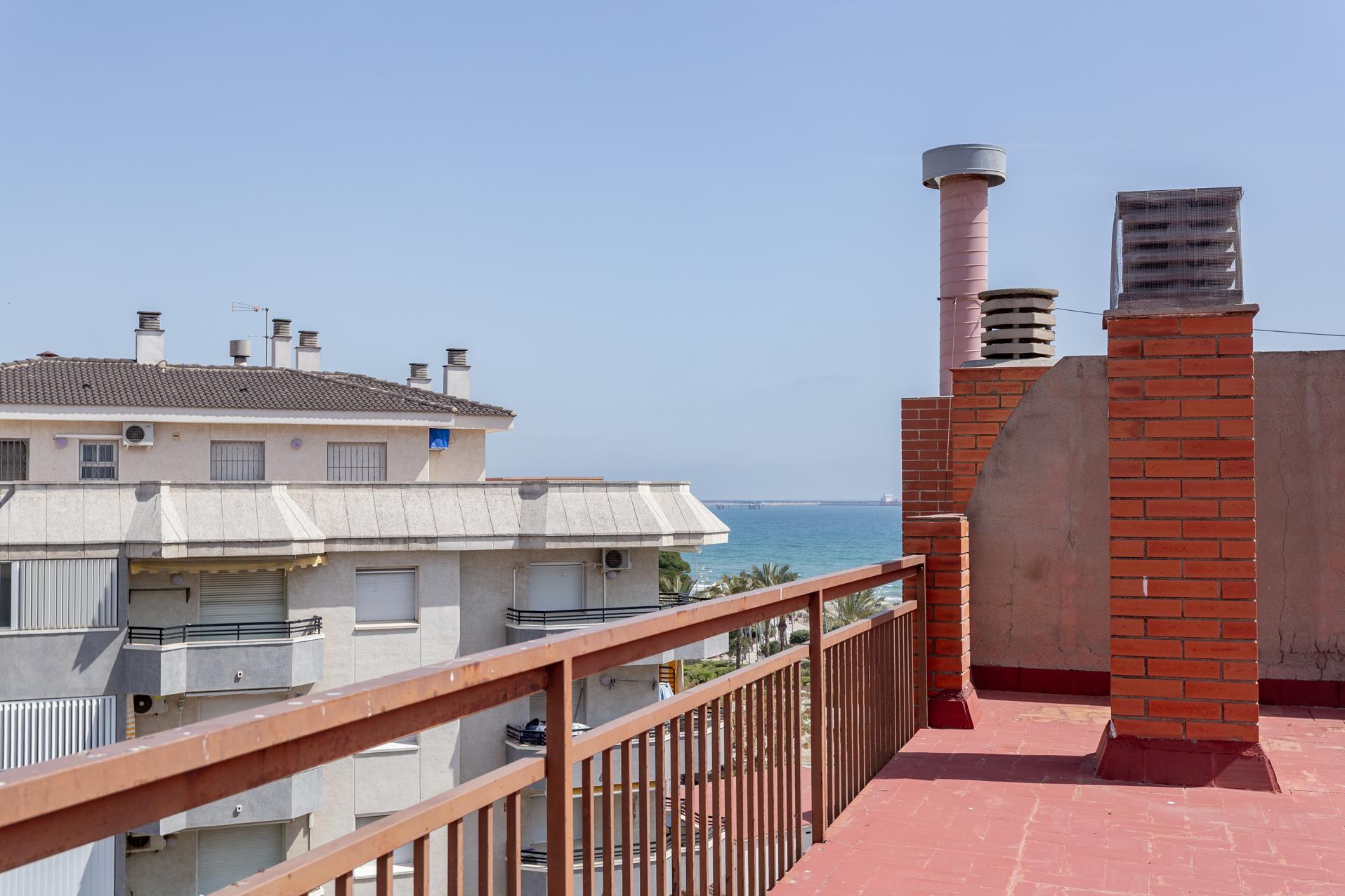 Imagen 35 Ático en venta en Vila-seca / A 5 minutos de la playa de La Pineda.