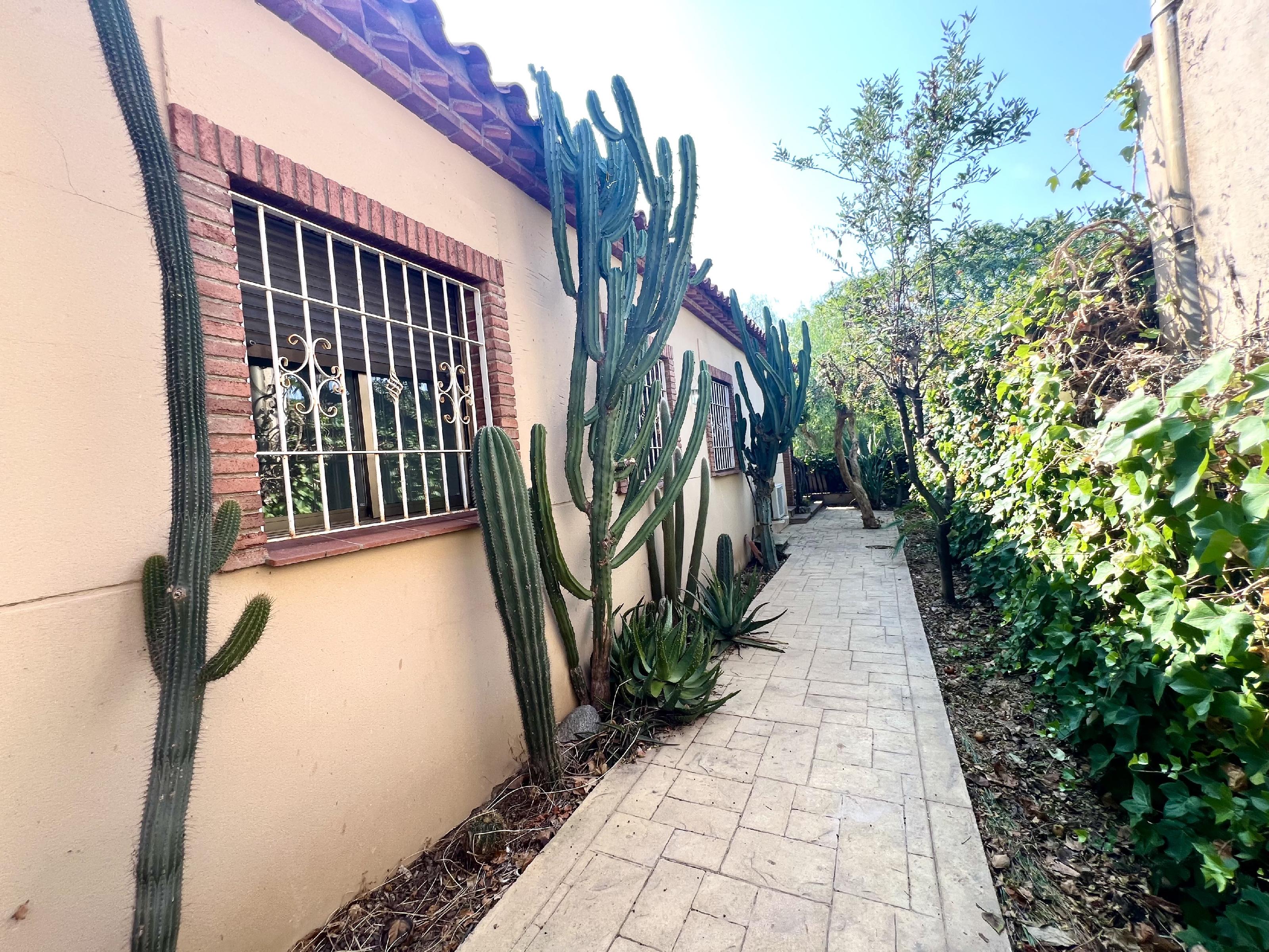 Imagen 25 Casa en venta en Cambrils / Ubicada en zona tranquila y residencial de Vilafortuny