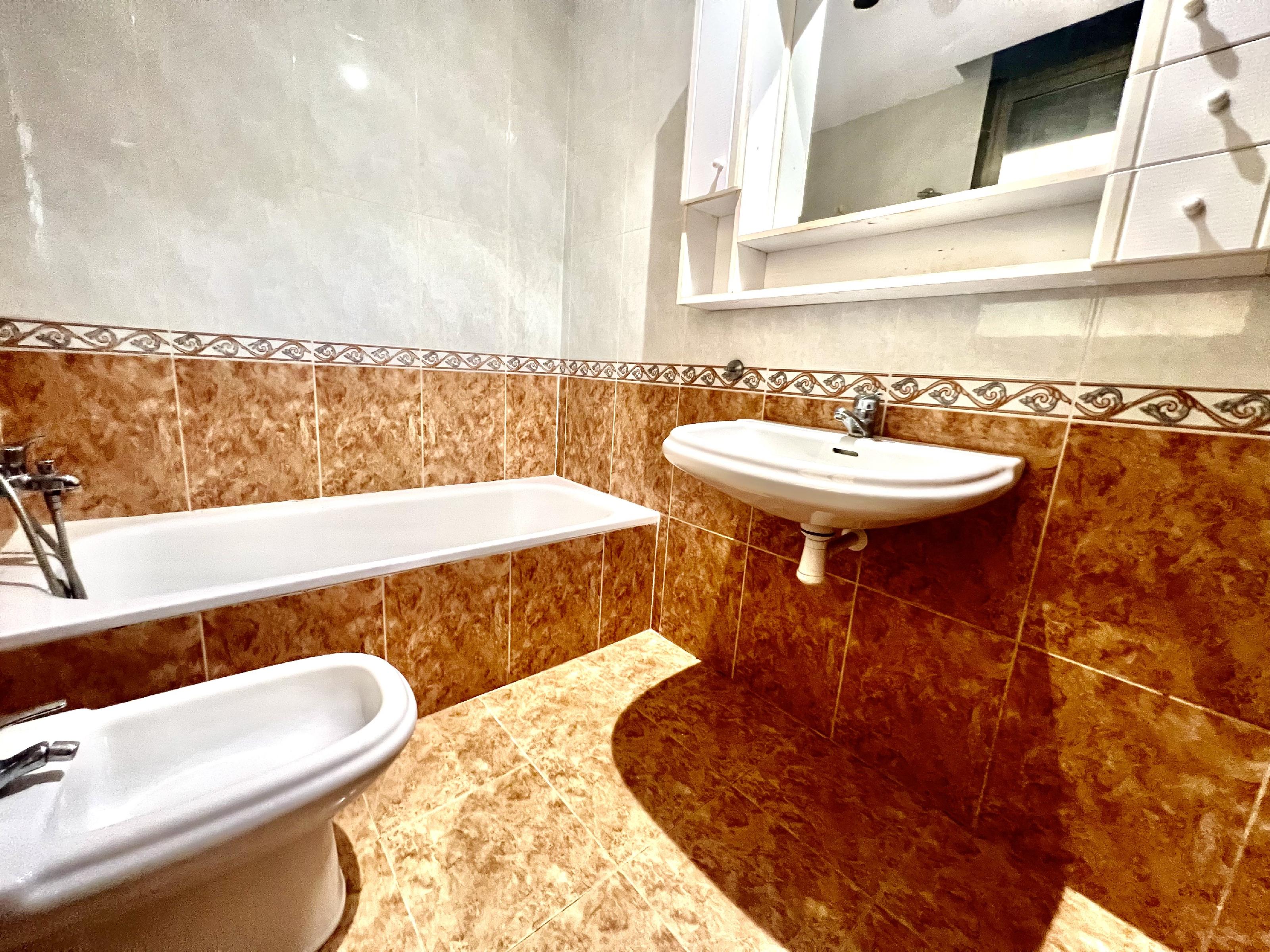 Imagen 17 Casa en venta en Cambrils / Ubicada en zona tranquila y residencial de Vilafortuny