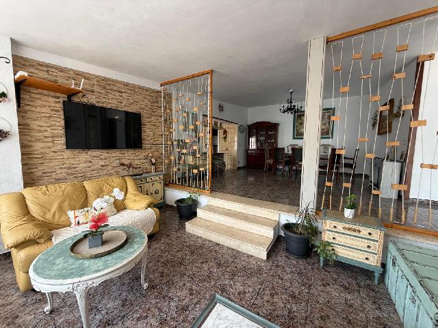 Imagen 4 Inmueble 302563 - Casa Aislada en venta en Sant Jaume Dels Domenys / Casa individual en la prestigiosa urb. ...