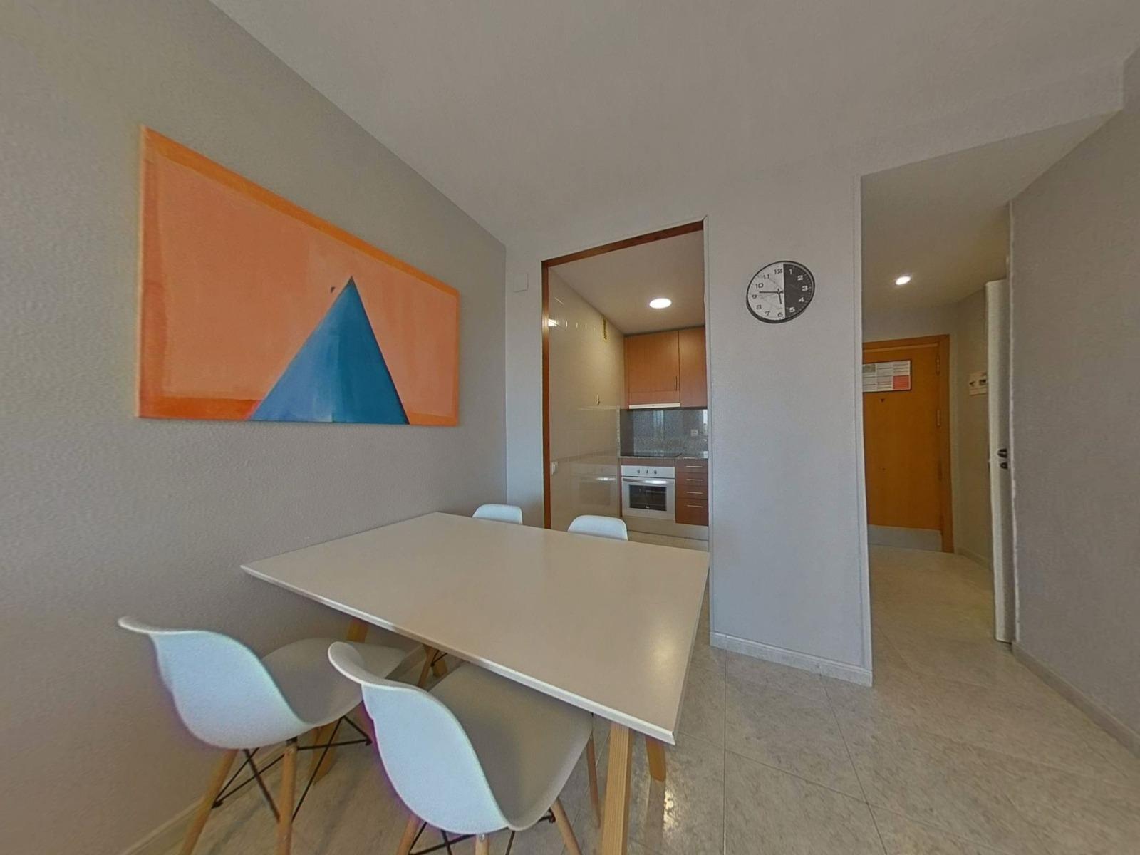 Imagen 2 Apto. Playa en venta en Salou / Apartamento ubicado en la zona Estival Park La Pineda.