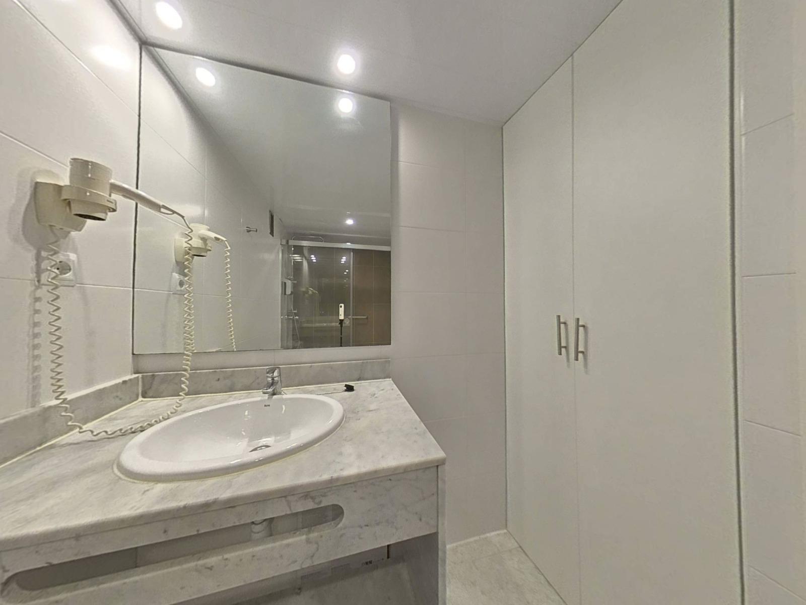 Imagen 18 Apto. Playa en venta en Salou / Apartamento ubicado en la zona Estival Park La Pineda.