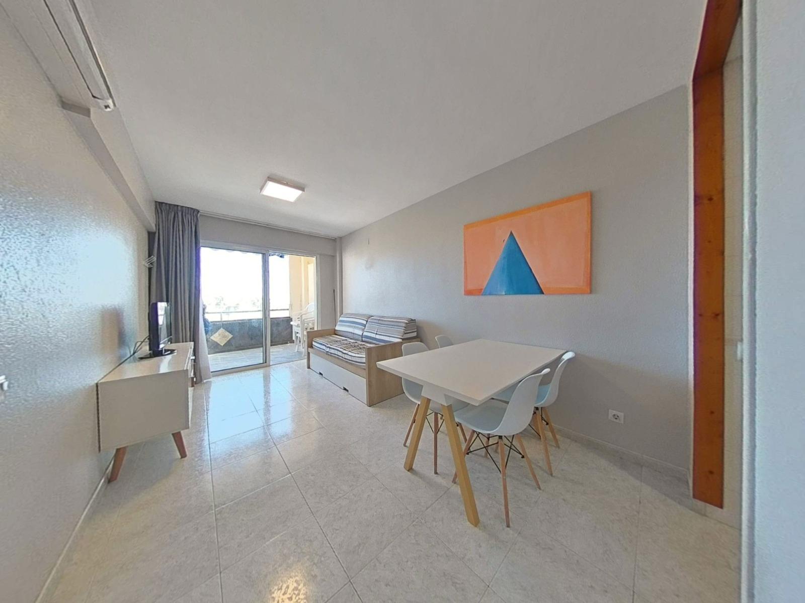 Imagen 3 Apto. Playa en venta en Salou / Apartamento ubicado en la zona Estival Park La Pineda.
