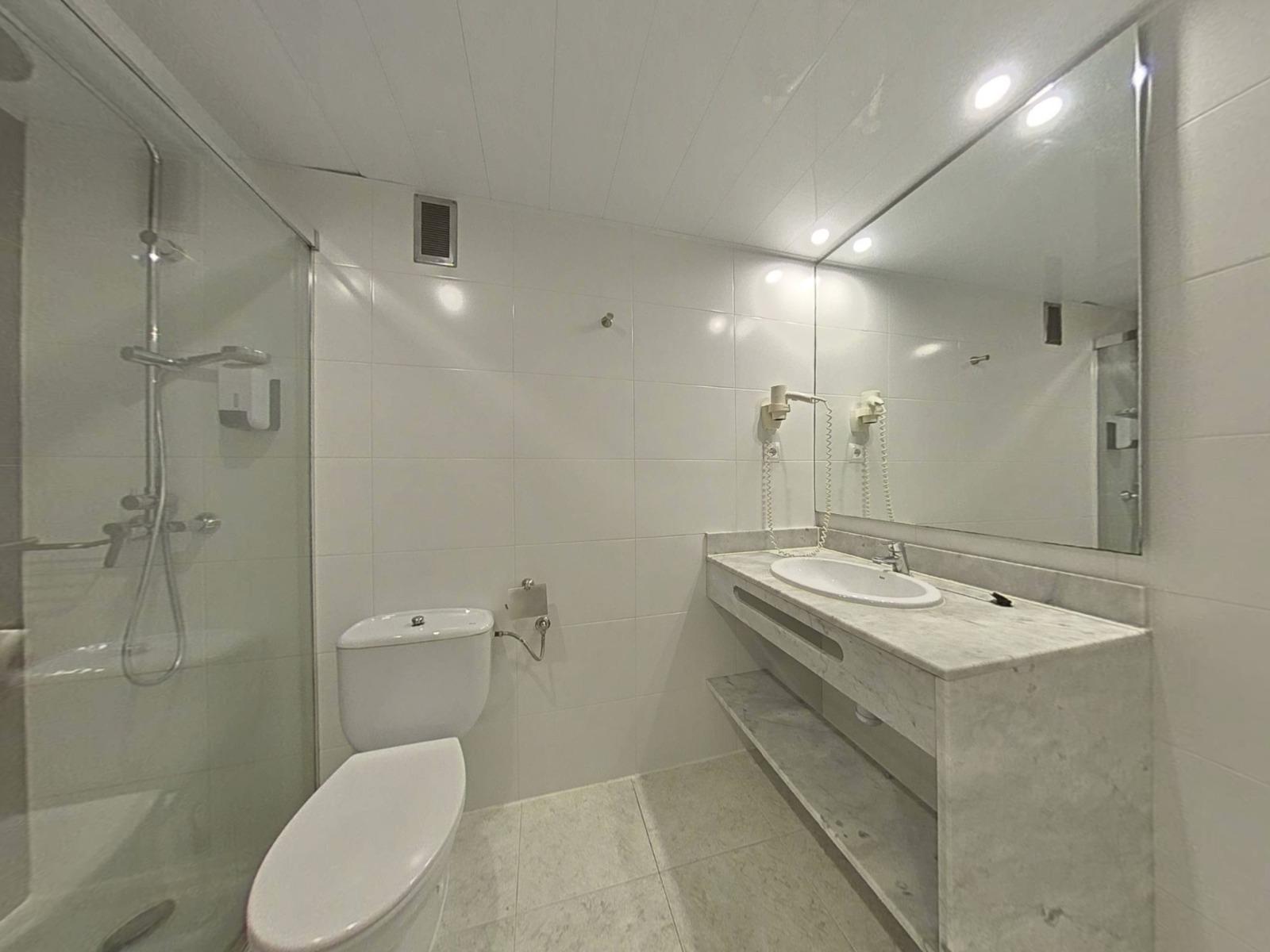Imagen 21 Apto. Playa en venta en Salou / Apartamento ubicado en la zona Estival Park La Pineda.