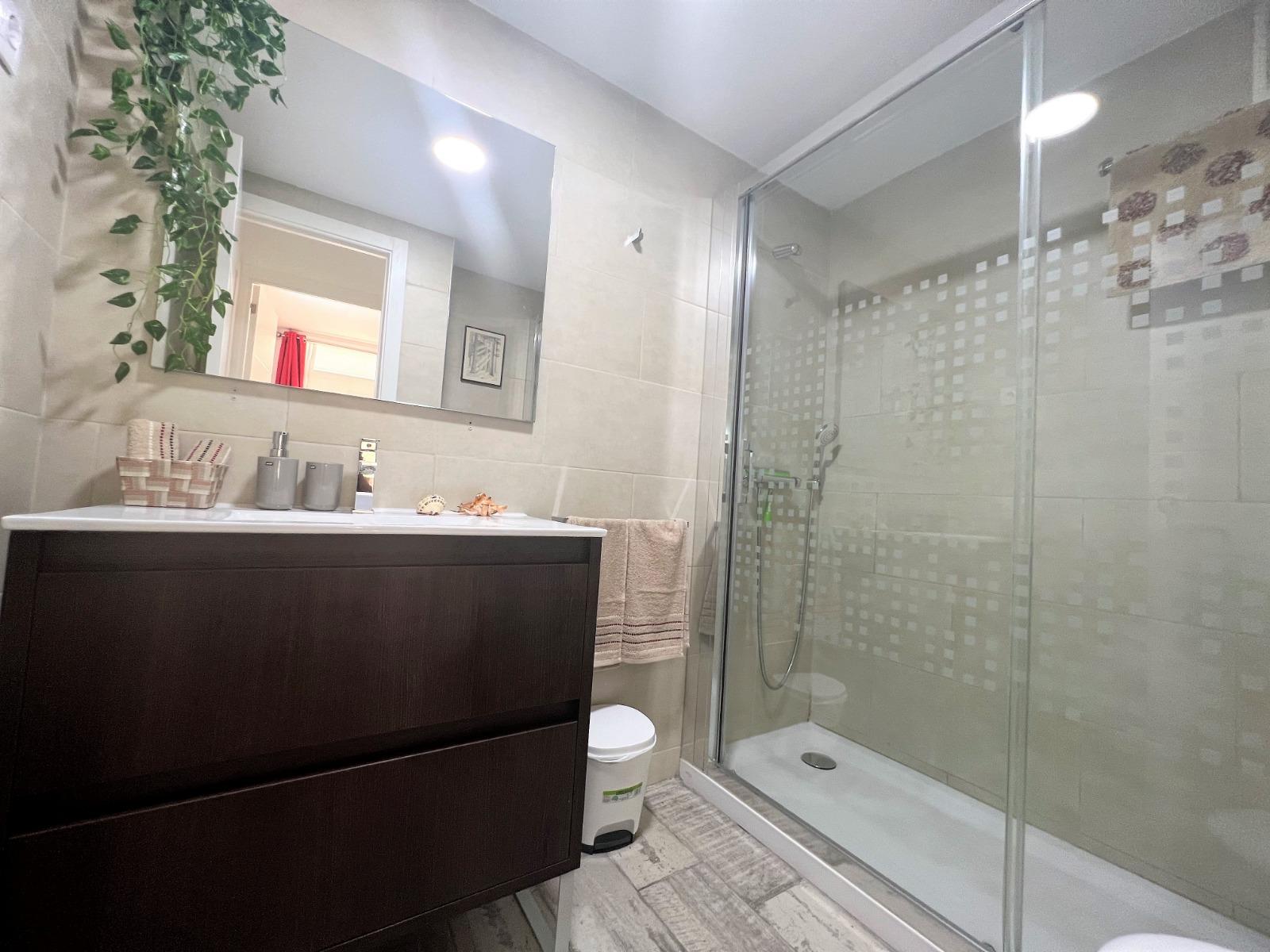 Imagen 23 Apto. Playa en venta en Salou /  Apartamento a pocos pasoso de la Playa Capellans.