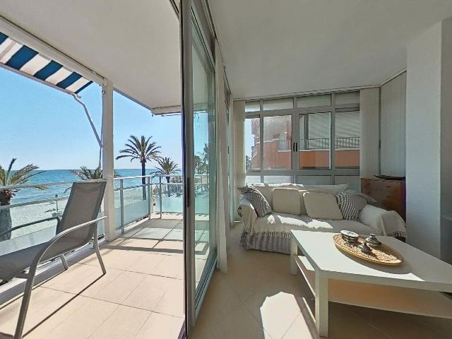 Imagen 3 Inmueble 303707 - Apto. Playa en venta en Salou / Primera linea de la playa Ponent