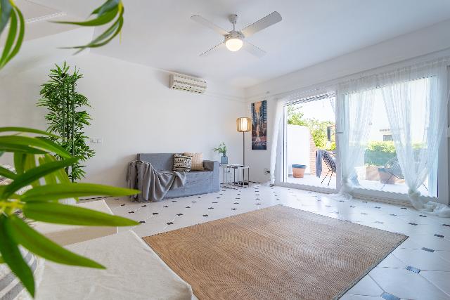 Imagen 1 Inmueble 304048 - Casa Adosada en venta en Salou / Zona Covamar, cerca de Plaça Europa.