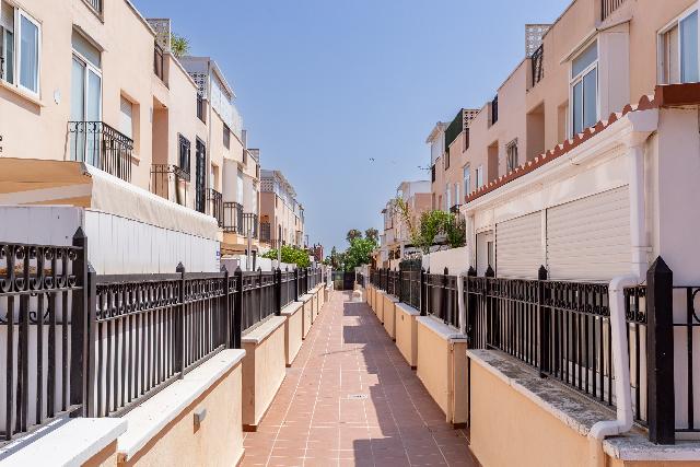 Imagen 38 Inmueble 304749 - Casa Adosada en venta en Salou / Casa adosada en la zona residencial Xalets de Salou.