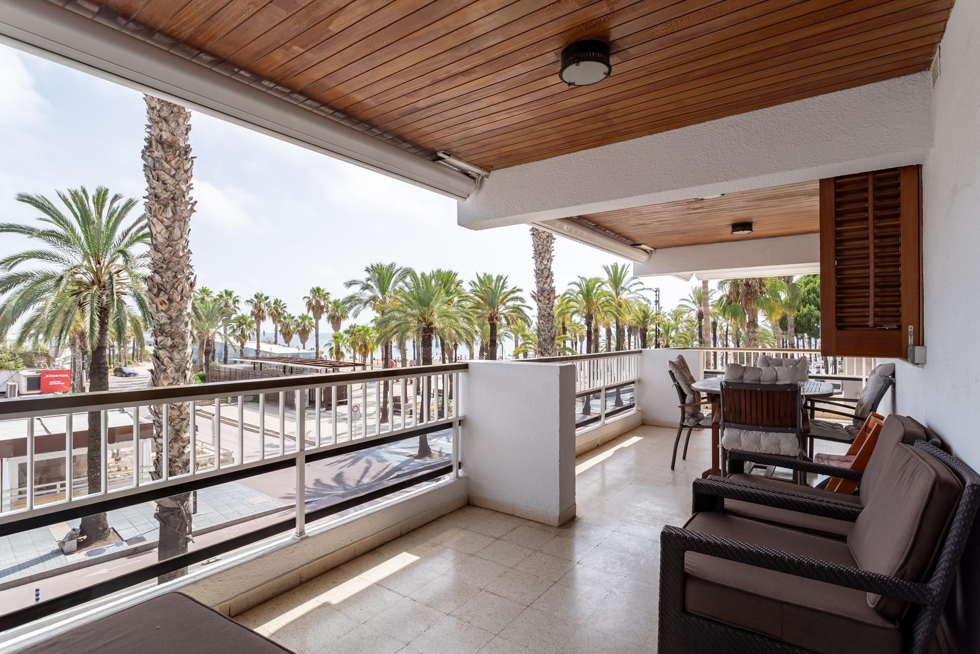 Imagen 23 Apto. Playa en venta en Salou / Paseo miramar, junto a la playa