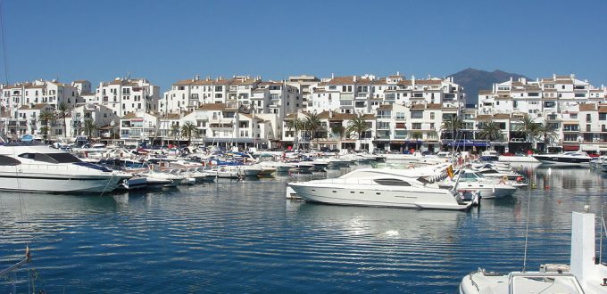 1024px-puerto_banus_marbella