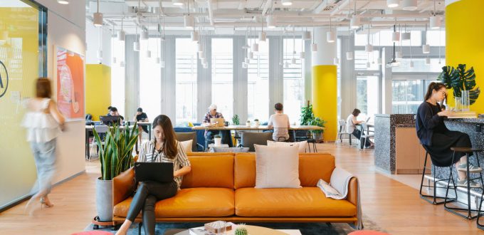 web_72dpi-20180612_wework_dalian_lu_-_common_areas_-_couch_area-4__1_